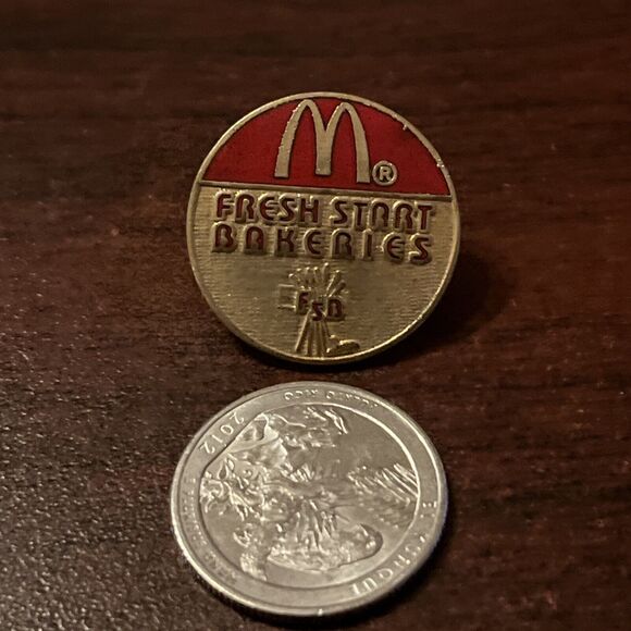 McDonald’s Fresh Start Bakeries FSB Employee Lapel Hat Pin - Picture 2 of 3